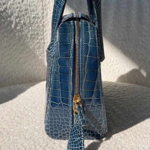 Chanel Blue Crocodile Handbag - Excellent Condition - Picture 2 of 8